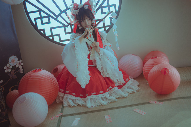 博丽灵梦cos正片,东方project十六夜咲夜cos