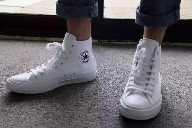 穿特步相亲被拒营销分析,男的穿特步的鞋相亲