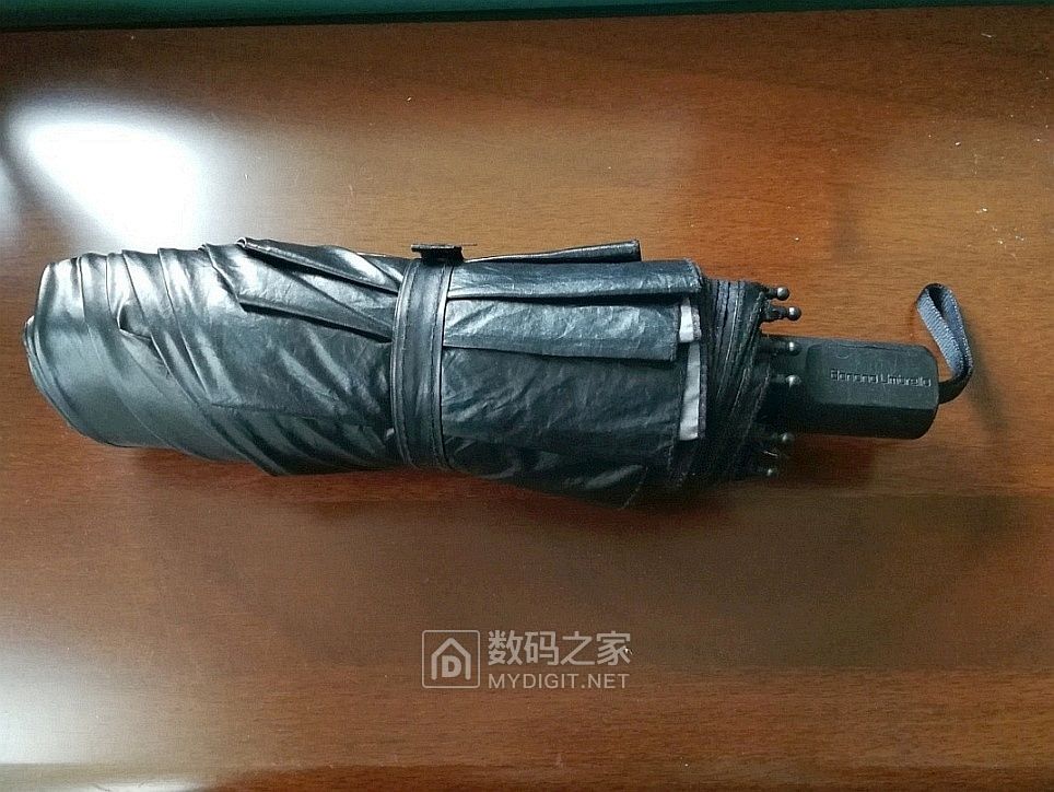 雨伞可以自动修复吗,雨伞可以用自喷漆吗