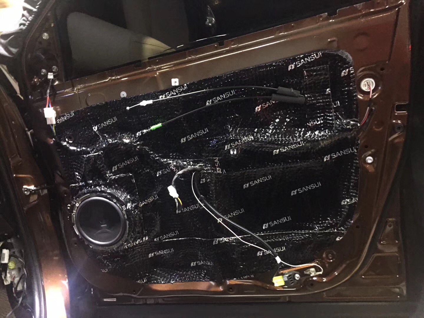 丰田rav4音响改装效果图,汕头星悦汽车音响改装隔音