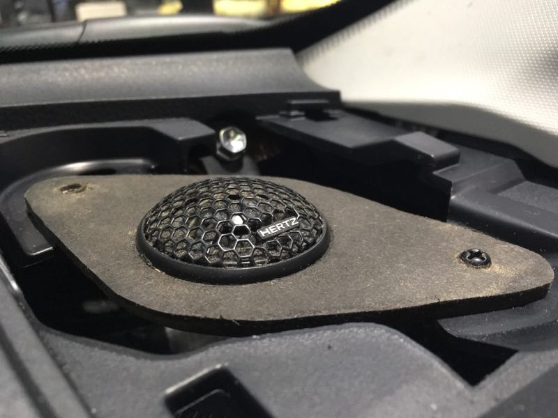 丰田rav4音响改装效果图,汕头星悦汽车音响改装隔音