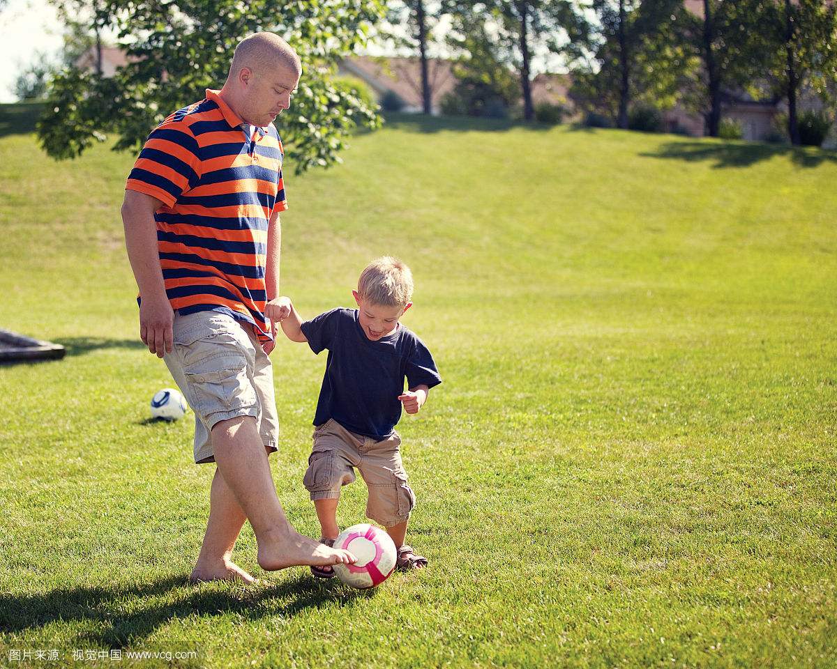 致喜欢踢球的中年男人,致那些热爱足球的男生们