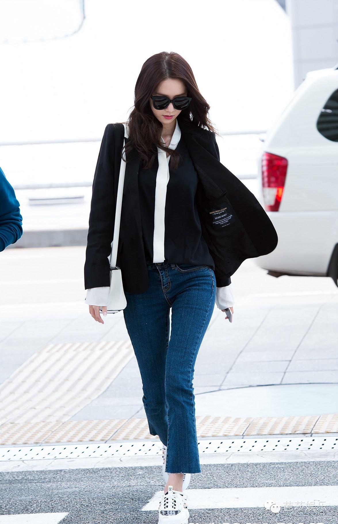 林允儿的时尚穿搭,林允儿牛仔裤穿搭