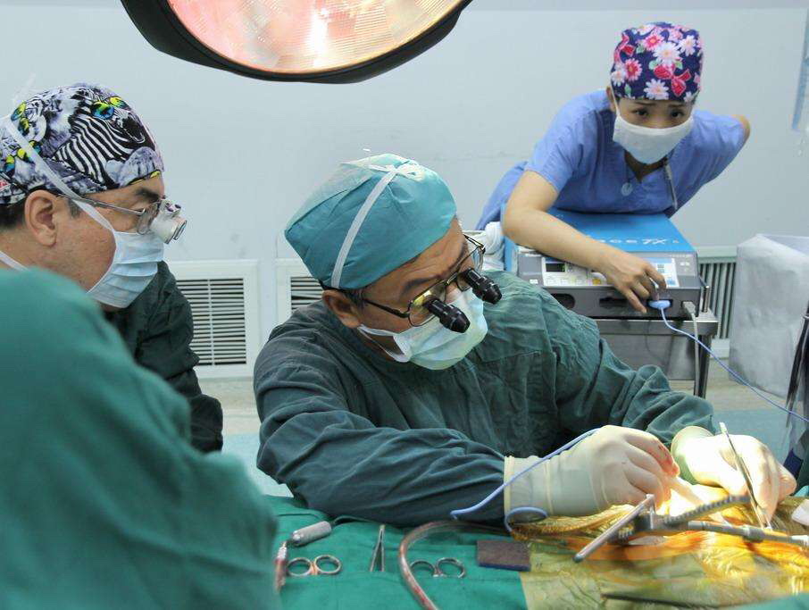 8个月宝宝高烧后还37.4,7个月婴儿高烧后全身长满了红斑