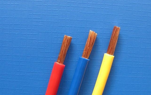 电线接插座怎么避免跳闸,家里的电线怎么接才能不被电