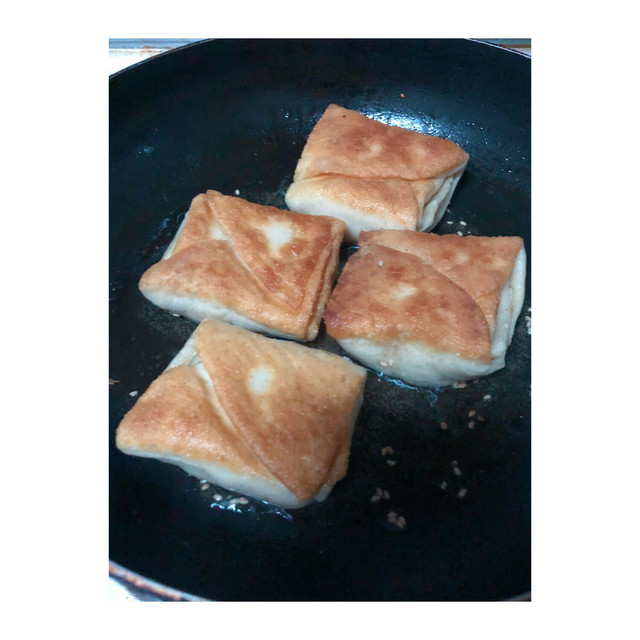 葱油千层饼好吃有诀窍,怎么做葱油千层饼不硬又松软