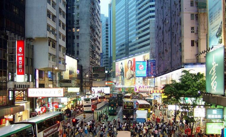 对比香港太子、东方、英皇等表行的特色，港表行能盈利多少