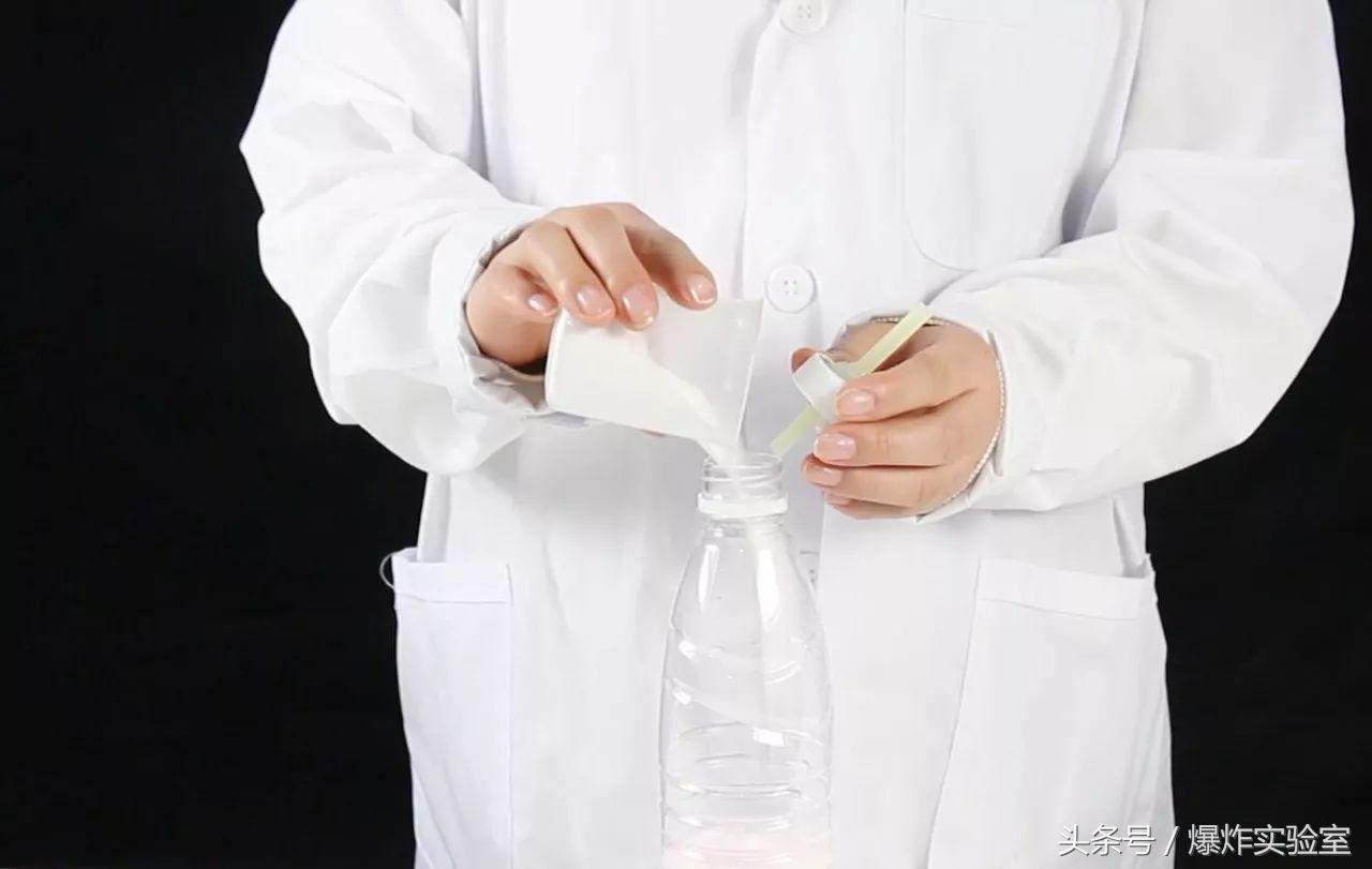 柠檬酸和小苏打怎样做成彩虹喷泉,醋加小苏打制作泡泡