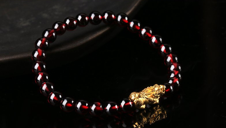 怎么鉴定石榴石的真伪,怎么鉴定石榴石的真假