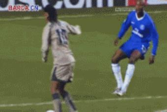 退役多年小罗依然天赋异禀,小罗为什么那么年轻就退役了