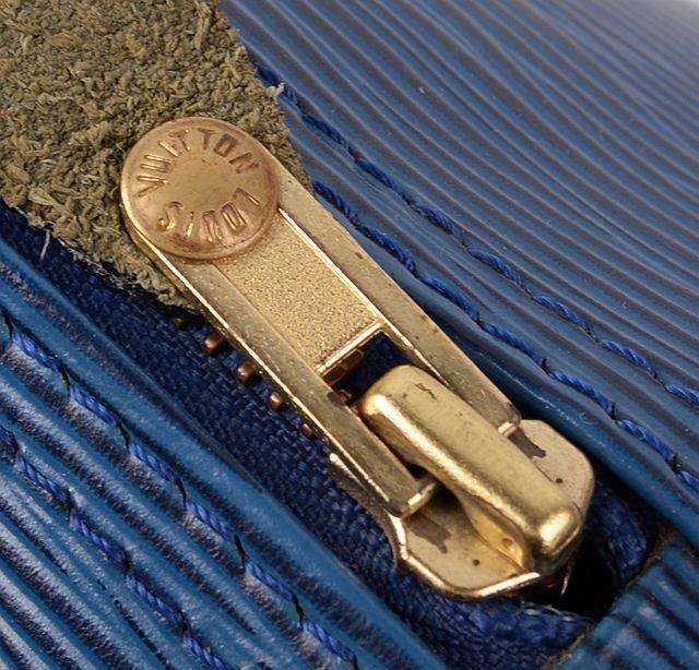 看lv真假可以去哪里鉴别,看标辨别lv包包真假