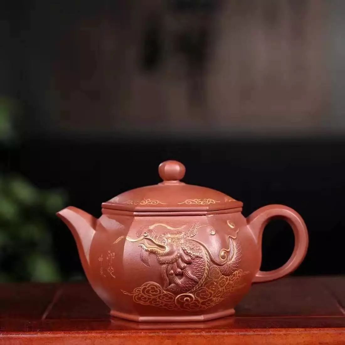 怎么鉴别一把老紫砂壶,名家的紫砂壶和普通的紫砂壶区别