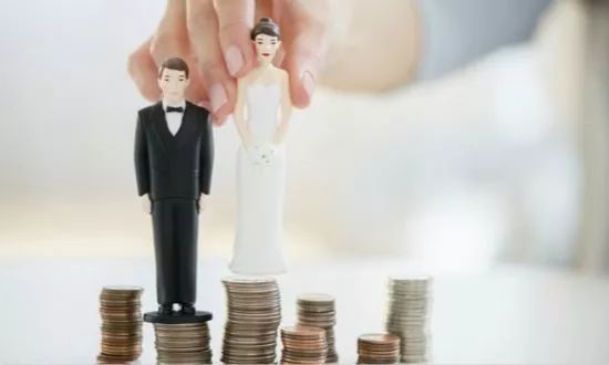 郭树清痛斥违规金融集团，王健林抛售海外资产