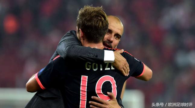 瓜迪奥拉放弃了他的战术思想,瓜迪奥拉换上格策来对付梅西