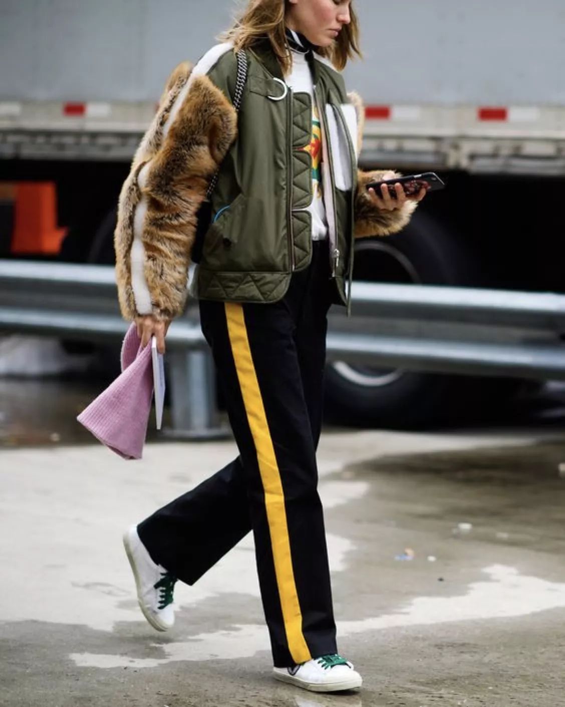 让人嫌弃的“奶奶袖套”火了,看何穗王子文碧昂斯如何袖你一脸!