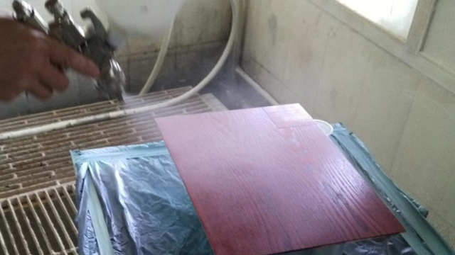 木器带色水性漆施工方法和步骤,水性木器漆白色涂出来是什么效果