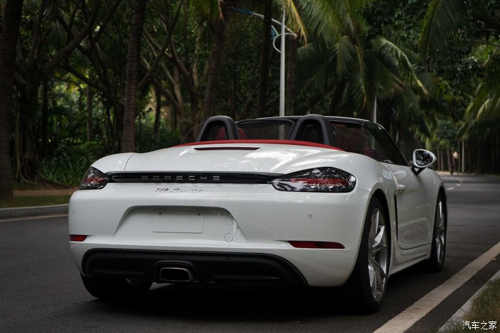 保时捷718boxster敞篷购车过程,保时捷718boxster冰雪漂移