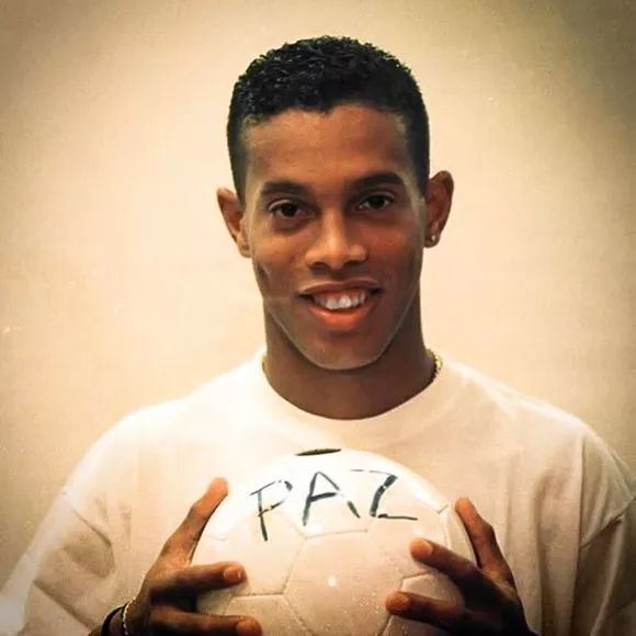 从此“天下无球”！从此，再无绿茵精灵！再见：小罗