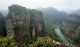 在炎炎夏日里体验寒冷的感觉,在寒风中的感受