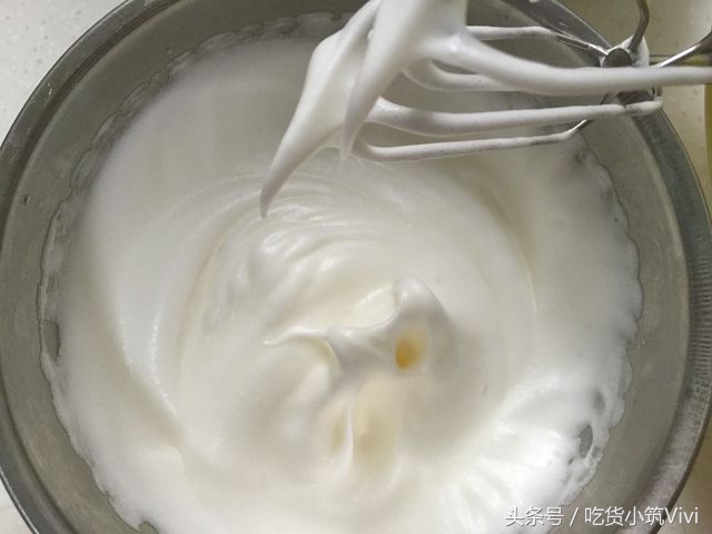 烘焙师教你蛋清打发,烘焙初级入门需要什么材料