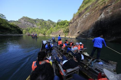 在炎炎夏日里体验寒冷的感觉,在寒风中的感受