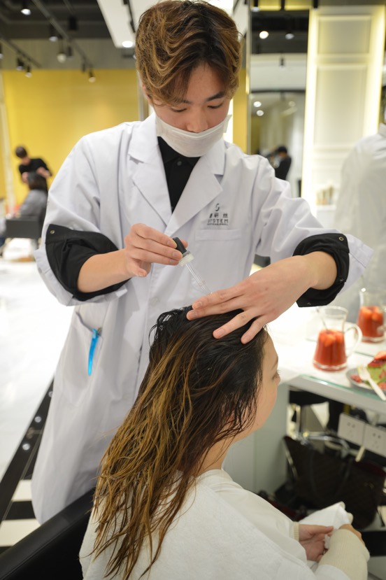 德研丝秀发焕能修护液,德研丝晒出护发新次元