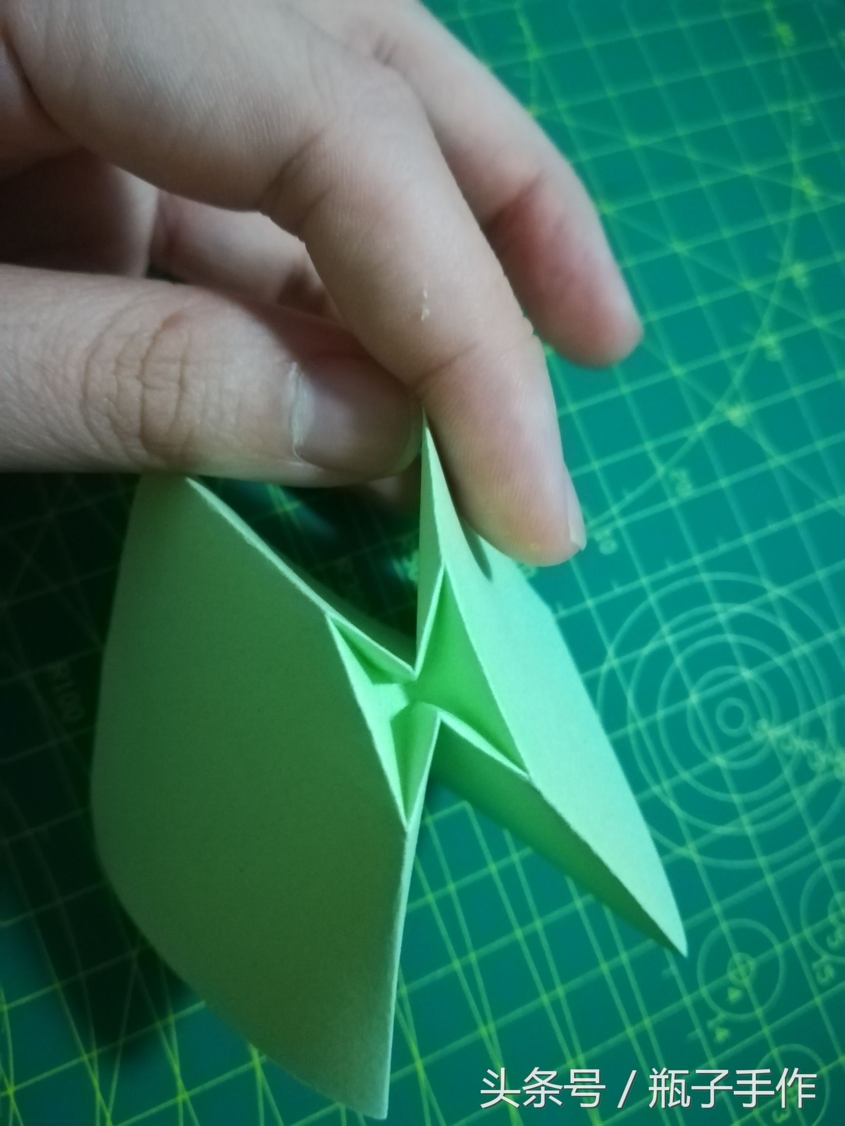 手工diy礼物折纸蝴蝶结,蝴蝶结折纸教程简单不用胶