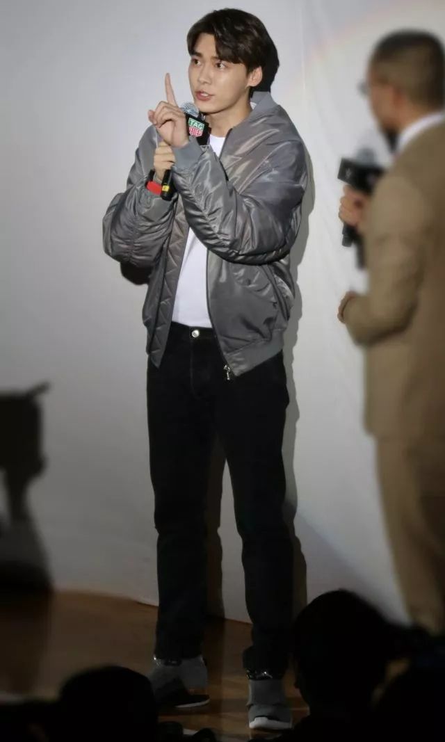 杨洋李易峰穿衣搭配,明星私服穿搭李易峰