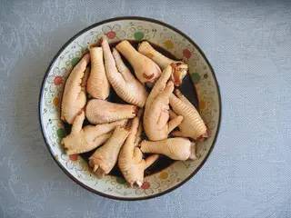 无骨鸡爪爆款榜第一,无骨黑鸡爪超脆