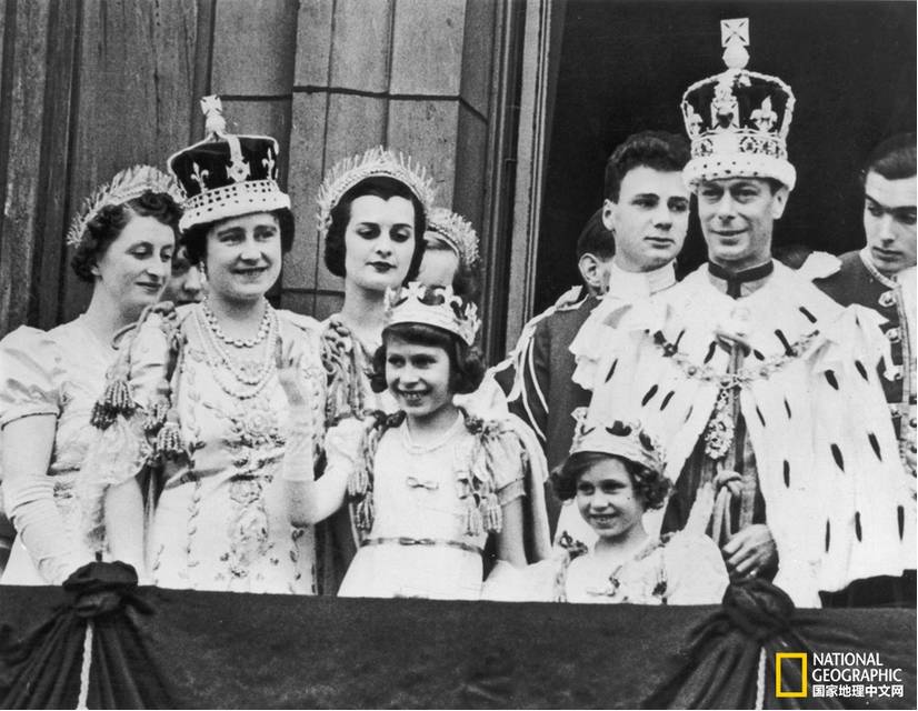 伊丽莎白女王二世从0岁到82岁,超长待机英国女王