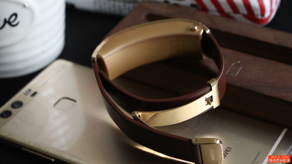 华为手环b3值得买吗,华为手环b3功能及价格