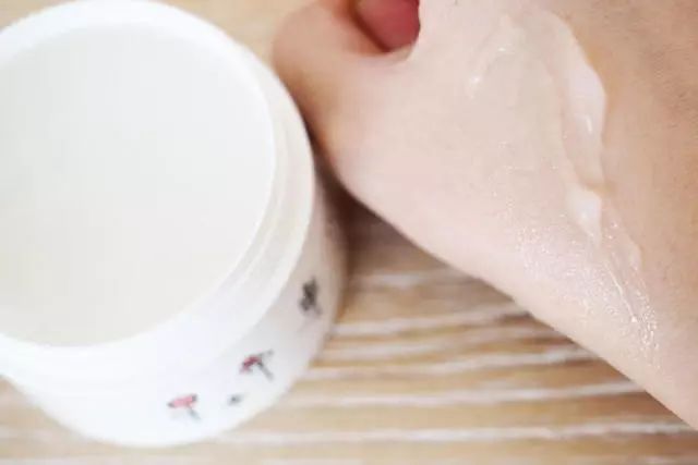 百元以内平价修复舒缓水乳,平价百元干皮水乳