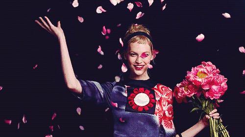 给丈母娘送礼物什么比较适合,过年丈母娘送礼送什么实惠又大方