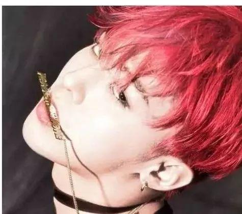 美妆大神|神级大触的画皮技巧,明明就是直接换了个头!