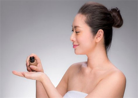 孕妇晚期皮肤干燥起皮是怎么回事,孕期皮肤干燥起皮吴医生