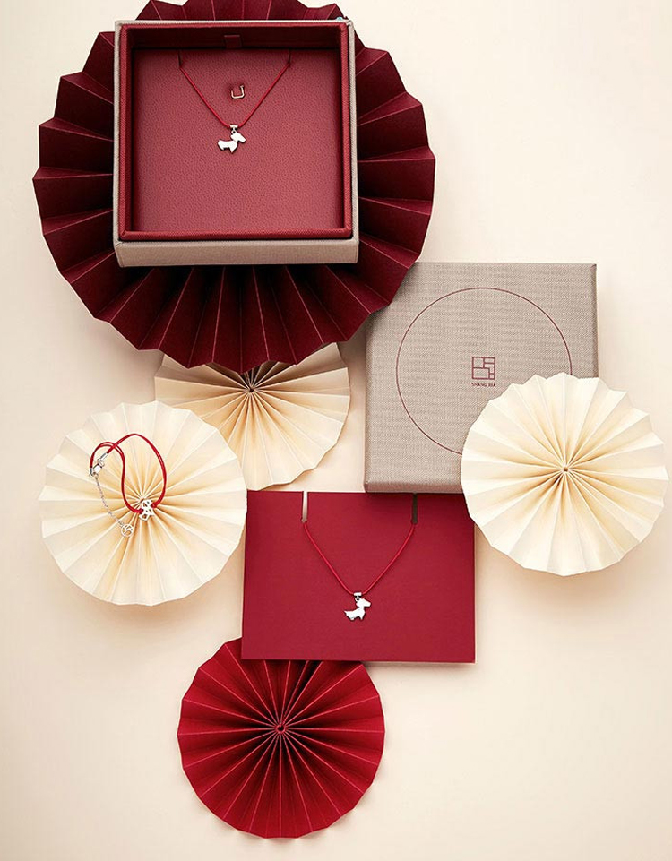 小李子戴的红绳,新春温柔敲显白转运红绳手链分享