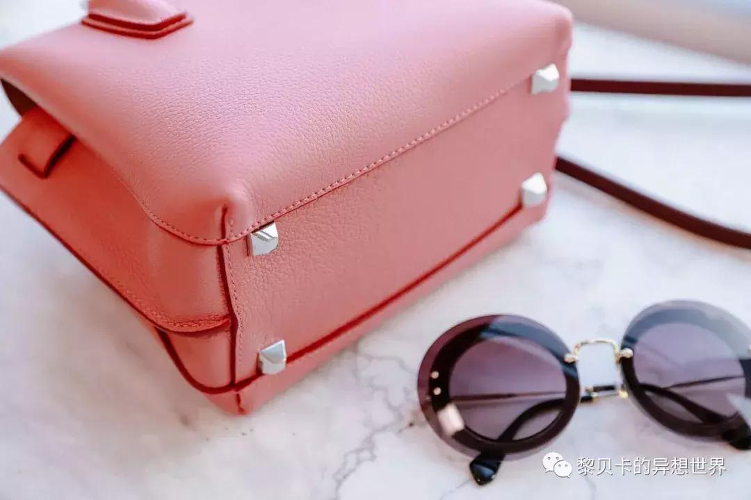 从上百只包里,她们精挑细选了这9只最爱的年度好包