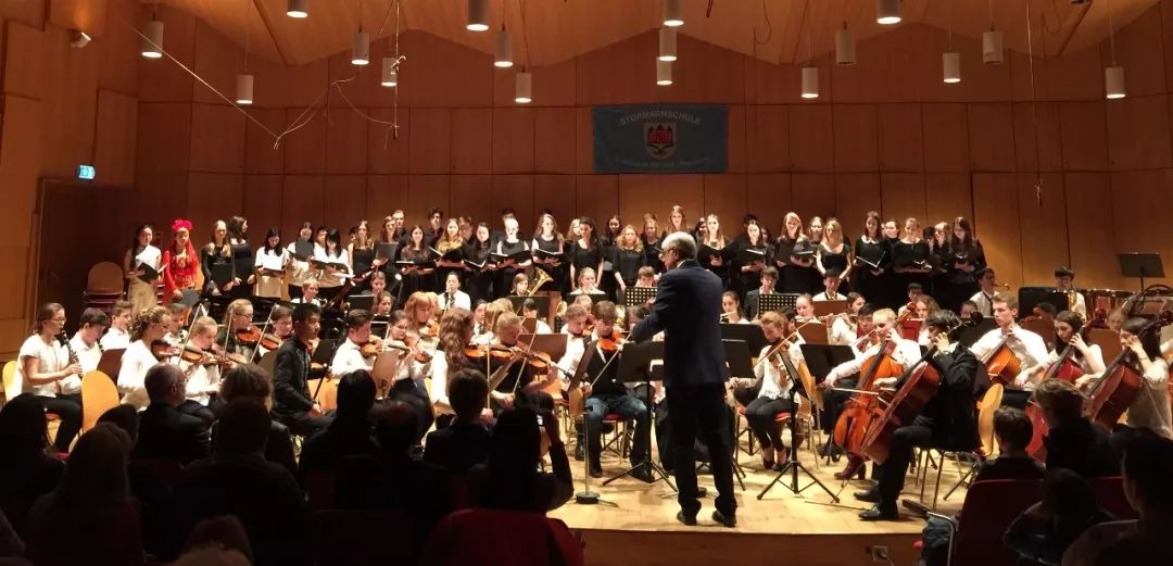 南京这所中学500元建校，出了2位世界冠军，最擅长的却是买买