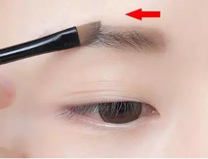 眉毛眼睛距离近怎么改善,眉毛与眼睛的距离怎么改善