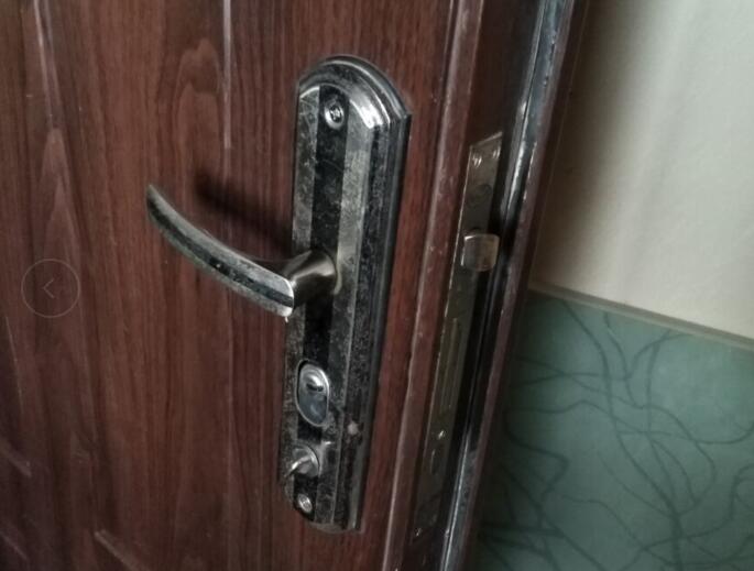 门锁被人塞异物怎么办,家里门锁被人堵了