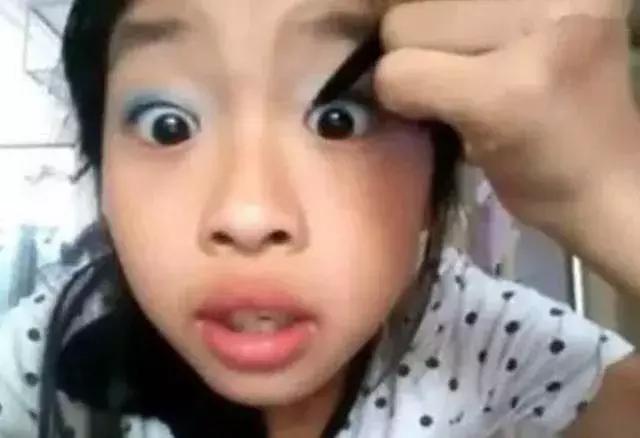 儿童一步一步教你学化妆,小孩一步一步教你学化妆