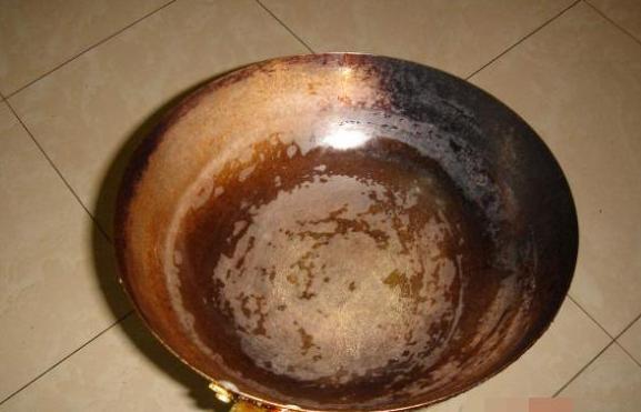 铁锅用过后生锈怎么处理不再生锈,新买的铁锅生锈有什么办法不生锈