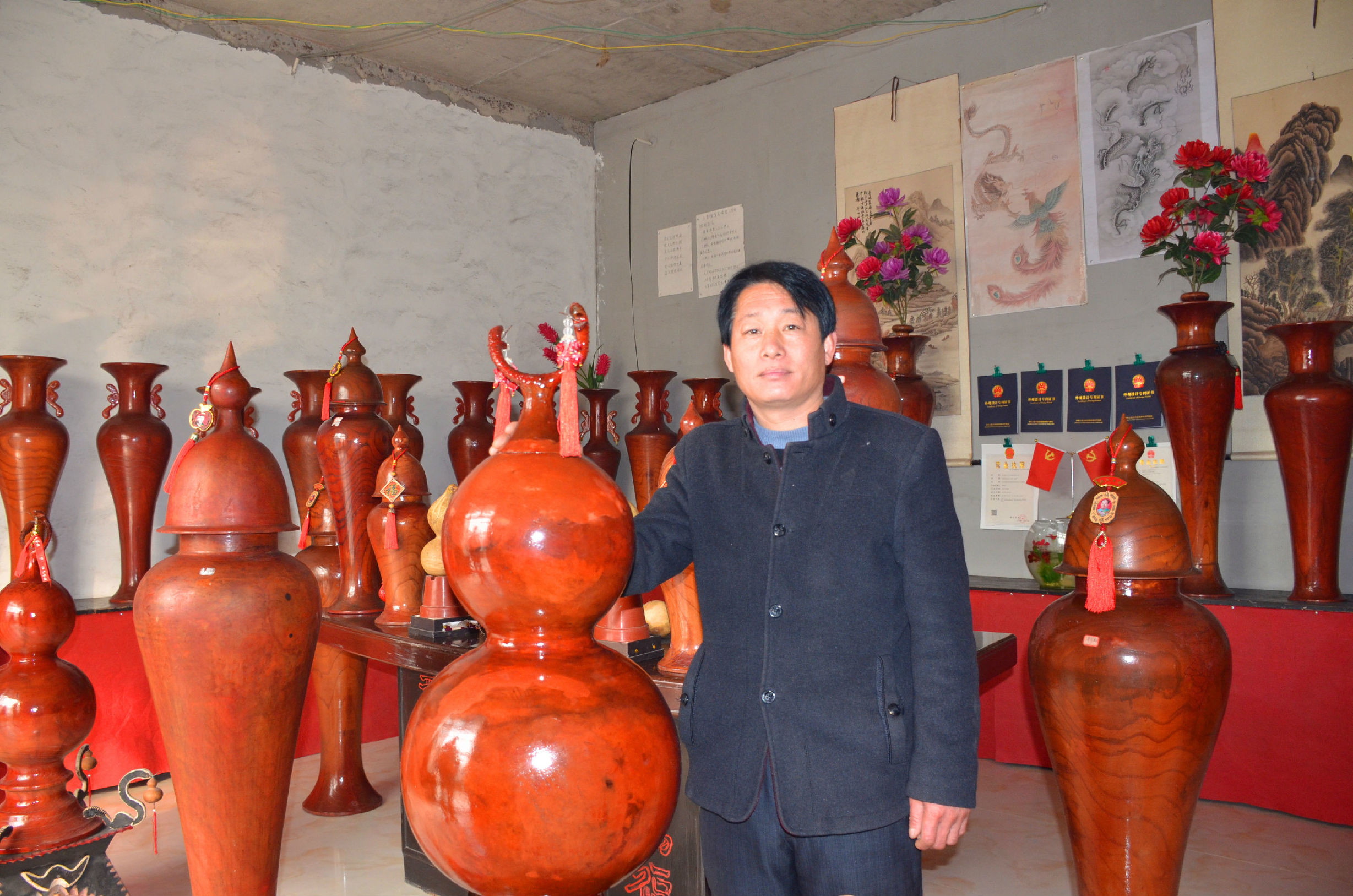 农民发明的新型花盆,农村制作花瓶