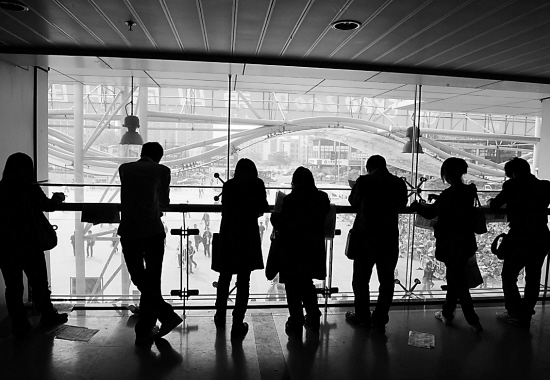 花30万找月薪5000的工作,花30万找了个工作