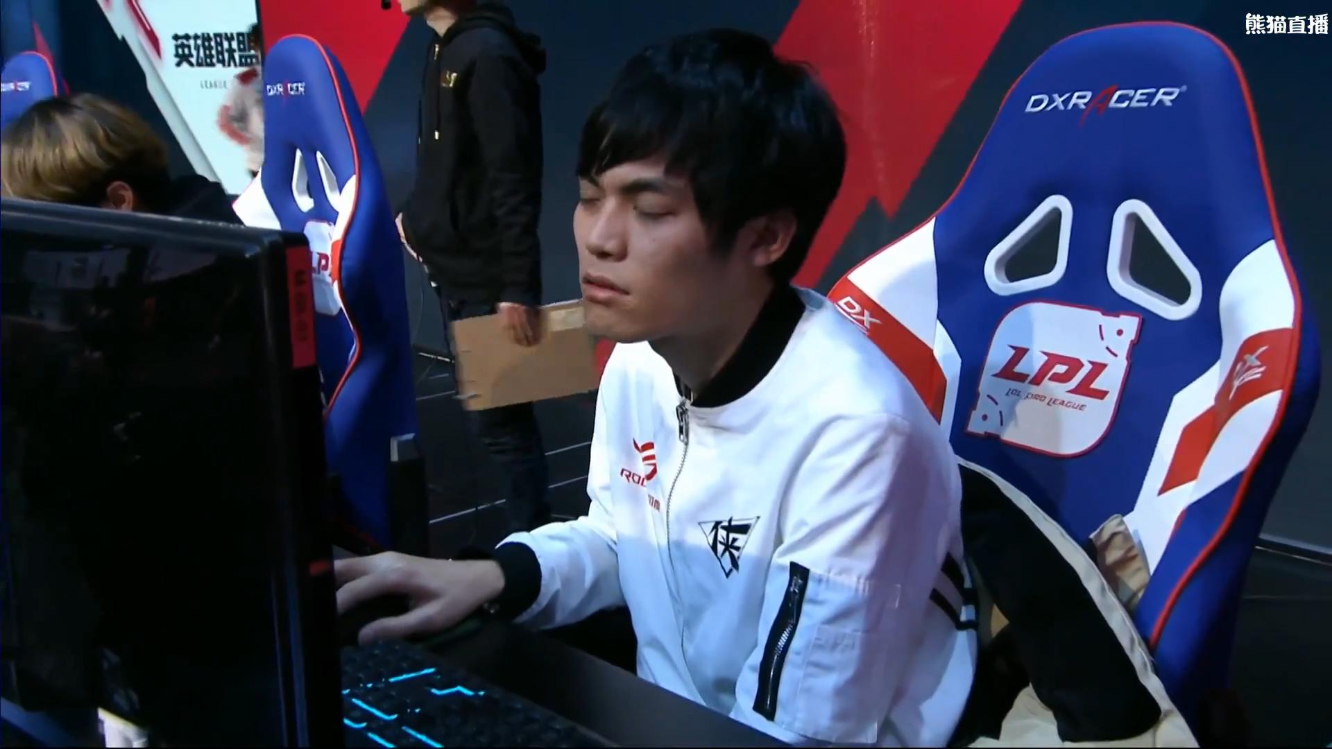 rw胜利doinb狂欢,rw银河战舰