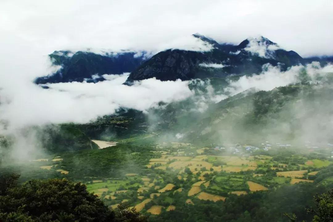 拉林高速最美段,公路的颜值