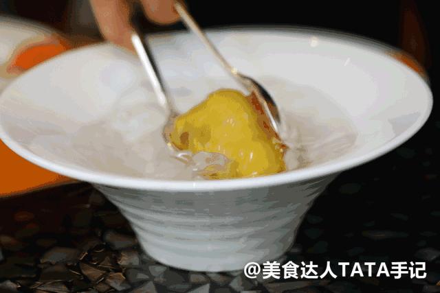 一不留神就掉进坑里,一不留神就会掉进一个大坑