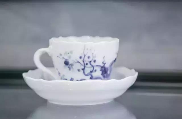 用一次性杯子喝咖啡喝出痰,用一次性杯子喝咖啡