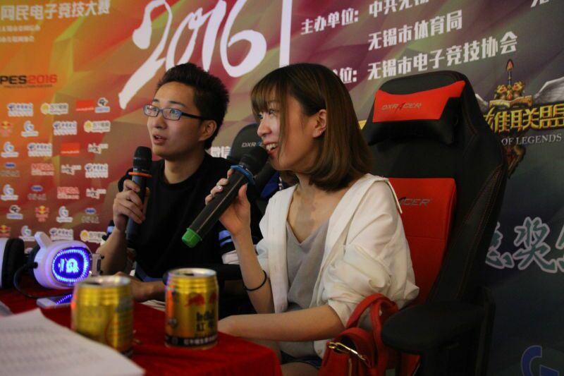 dxracer电竞桌1.4,dxracer傲风