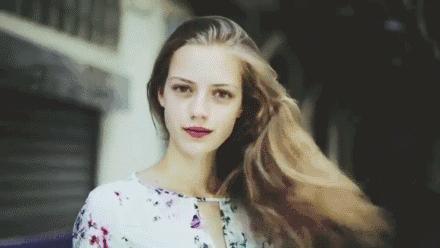 面部驻颜粉底,驻颜粉底跟普通粉底区别